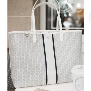 Gorgeous Tory Burch Gemini Tote